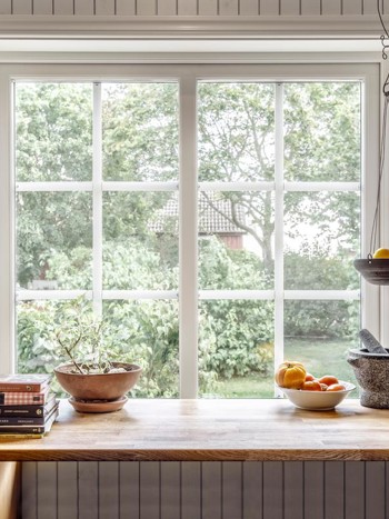 Outline vridfönster i trä