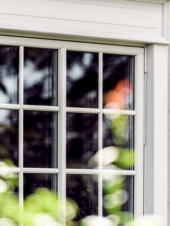 Outline fönster med spröjs